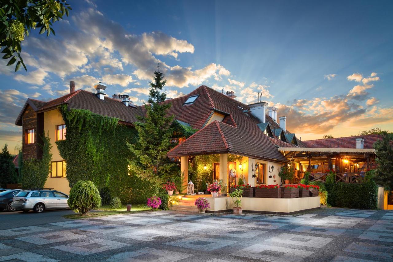Villa Riccona Bronisze Exterior photo